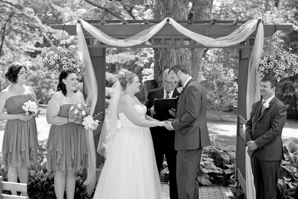 ottawa wedding photography, ottawa wedding photographer, portraits, natural light, rustic, strathmere inn, summer, wedding