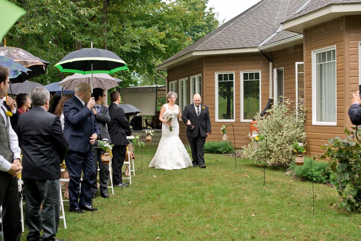 ottawa wedding photographer, ottawa wedding photography, autumn, backyard, calabogie, DIY, natural light, portraits, rustic, wedding